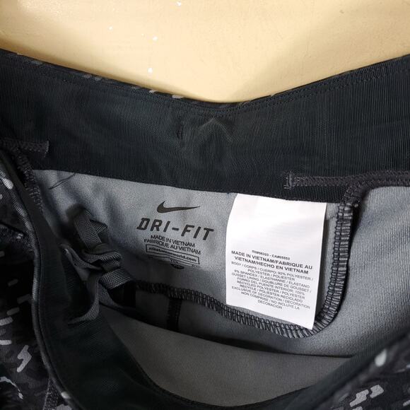 Nike Essential Tight Fit Crop Length 777168 060 Size XL - Picture 4 of 8